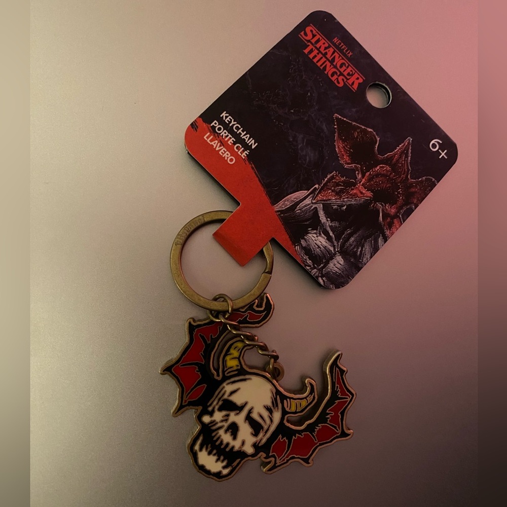 Stranger things hellfire keychain loungefly rare